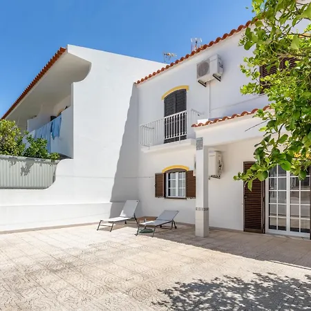 House By Lovelystay شقة *