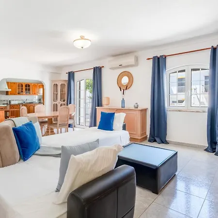 House By Lovelystay شقة *